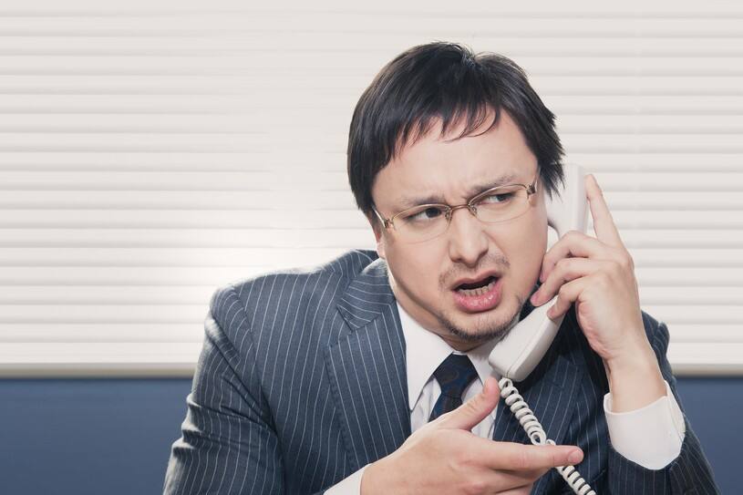 営業電話が鳴る１